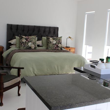 Nivenia Beach House Беттис-Бей Экстерьер фото