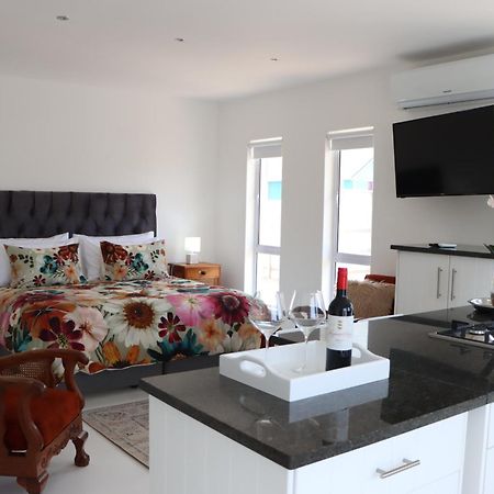 Nivenia Beach House Беттис-Бей Экстерьер фото