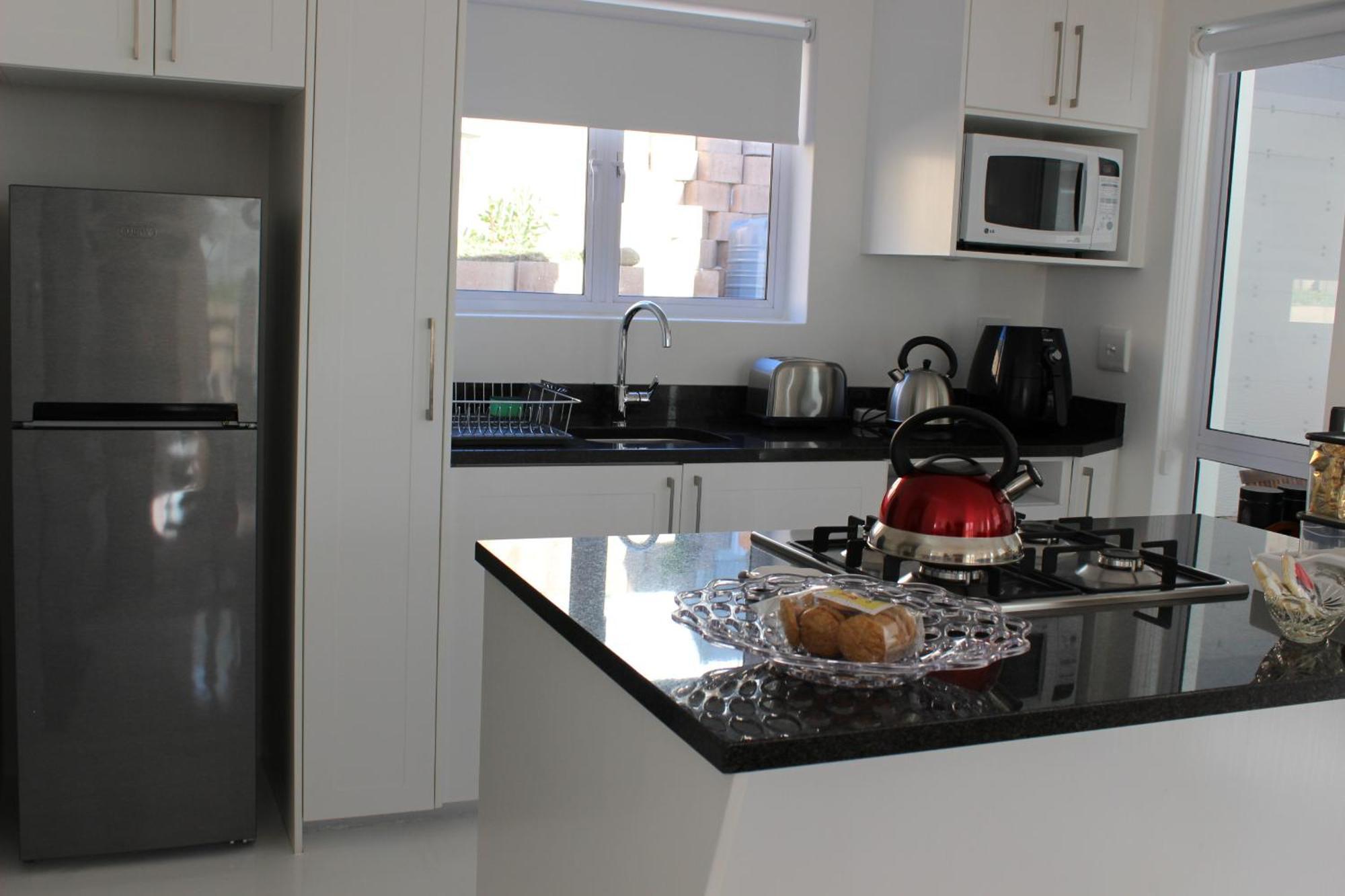 Nivenia Beach House Беттис-Бей Экстерьер фото